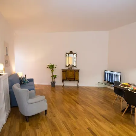 Your Secret Pantheon アパート