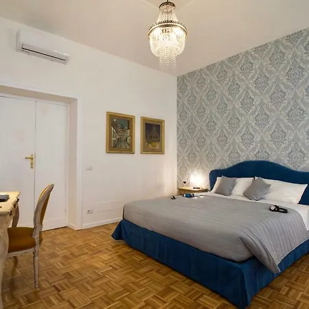 Your Secret Pantheon アパート