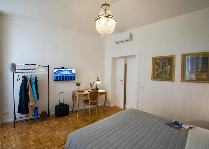 Apartment Your Secret Pantheon Rom