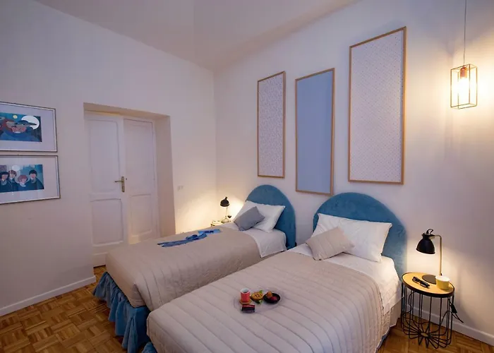 Apartment Your Secret Pantheon Rom